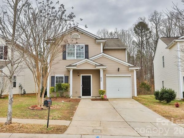 8946 Chalkstone Road , Charlotte, NC 28216