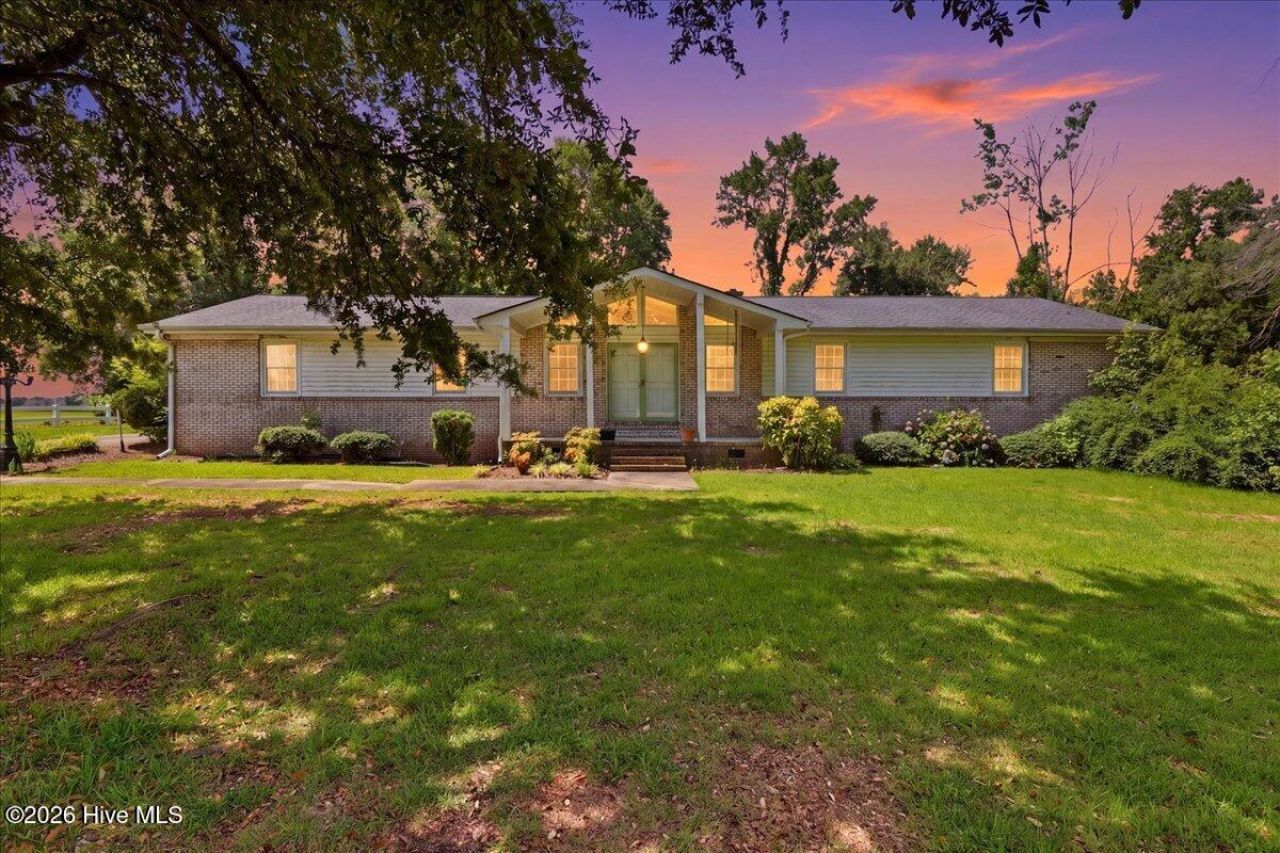 3830 Wayne Memorial Drive, Goldsboro, NC 27534 Main Photo