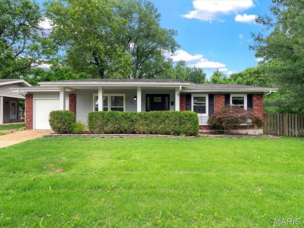 2470 Palm Drive, Florissant, MO 63031