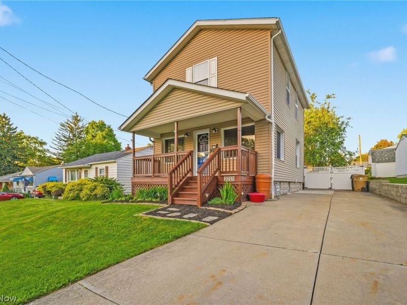 2213 10th Street, Cuyahoga Falls, OH 44221 Photo 2
