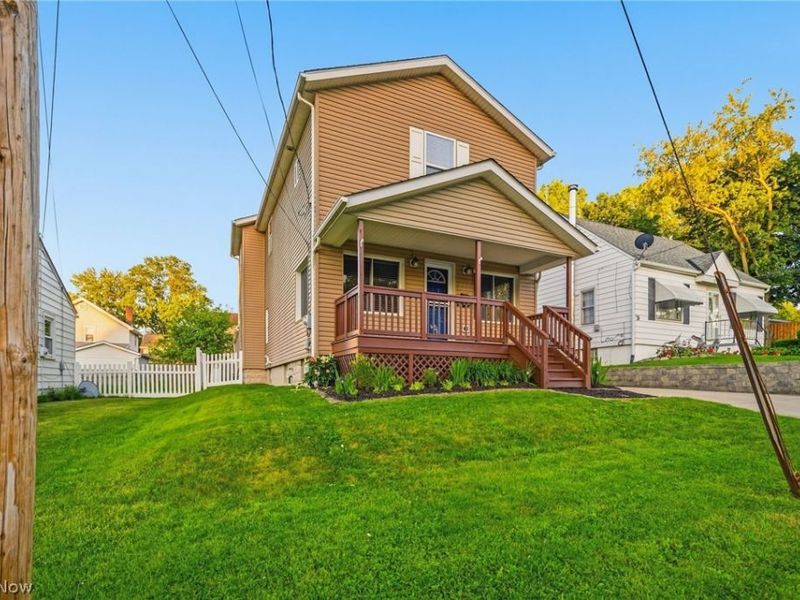 2213 10th Street, Cuyahoga Falls, OH 44221 Photo 3