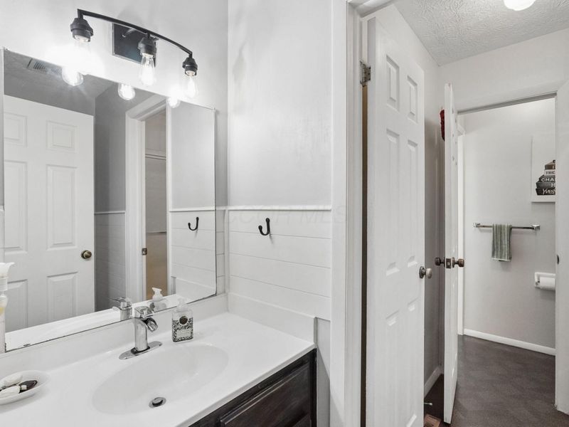 5643 Blendon Valley Drive, Columbus, OH 43230 Photo 23