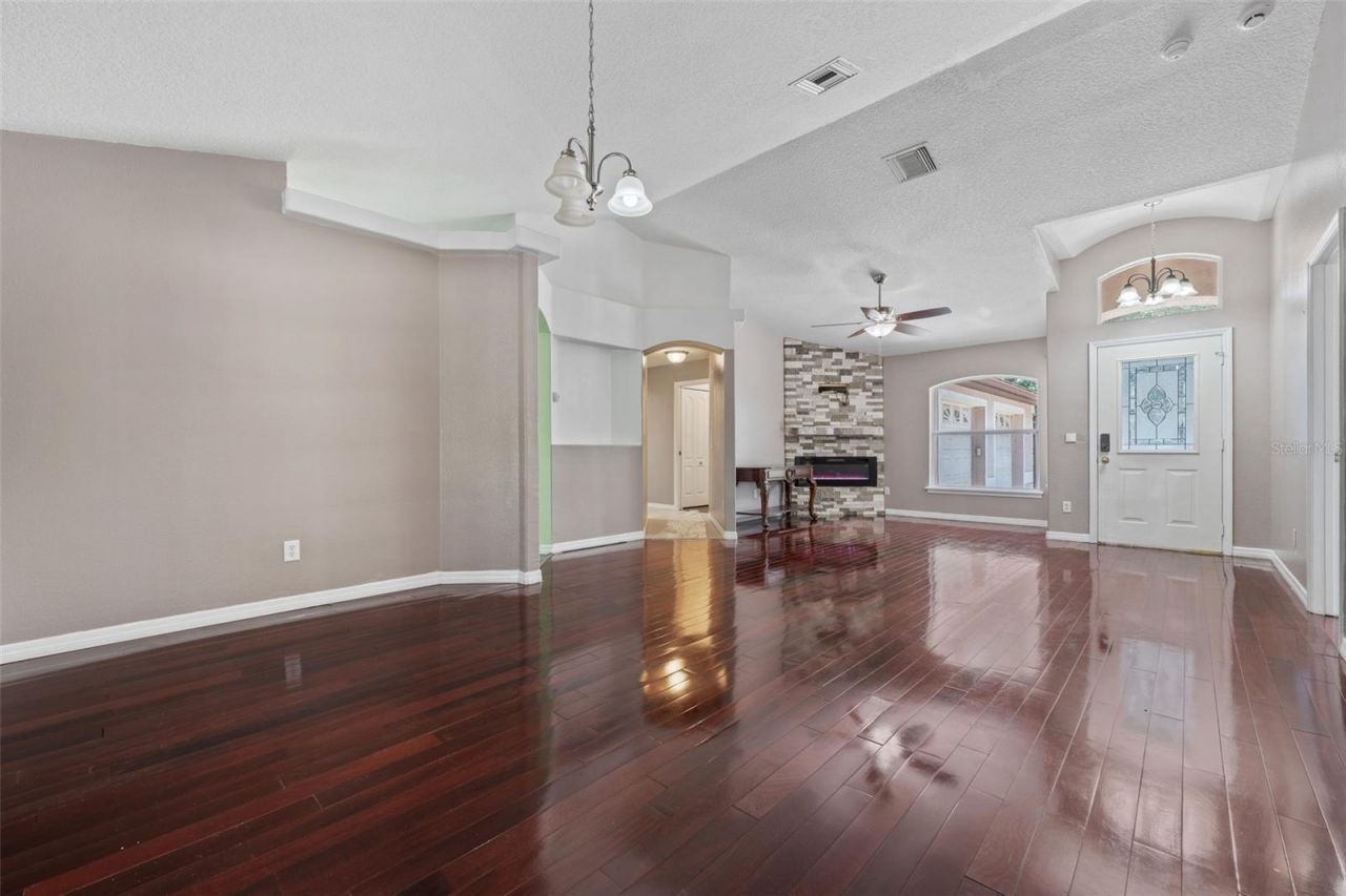 25335 Mardon Circle, Paisley, FL 32767 Photo