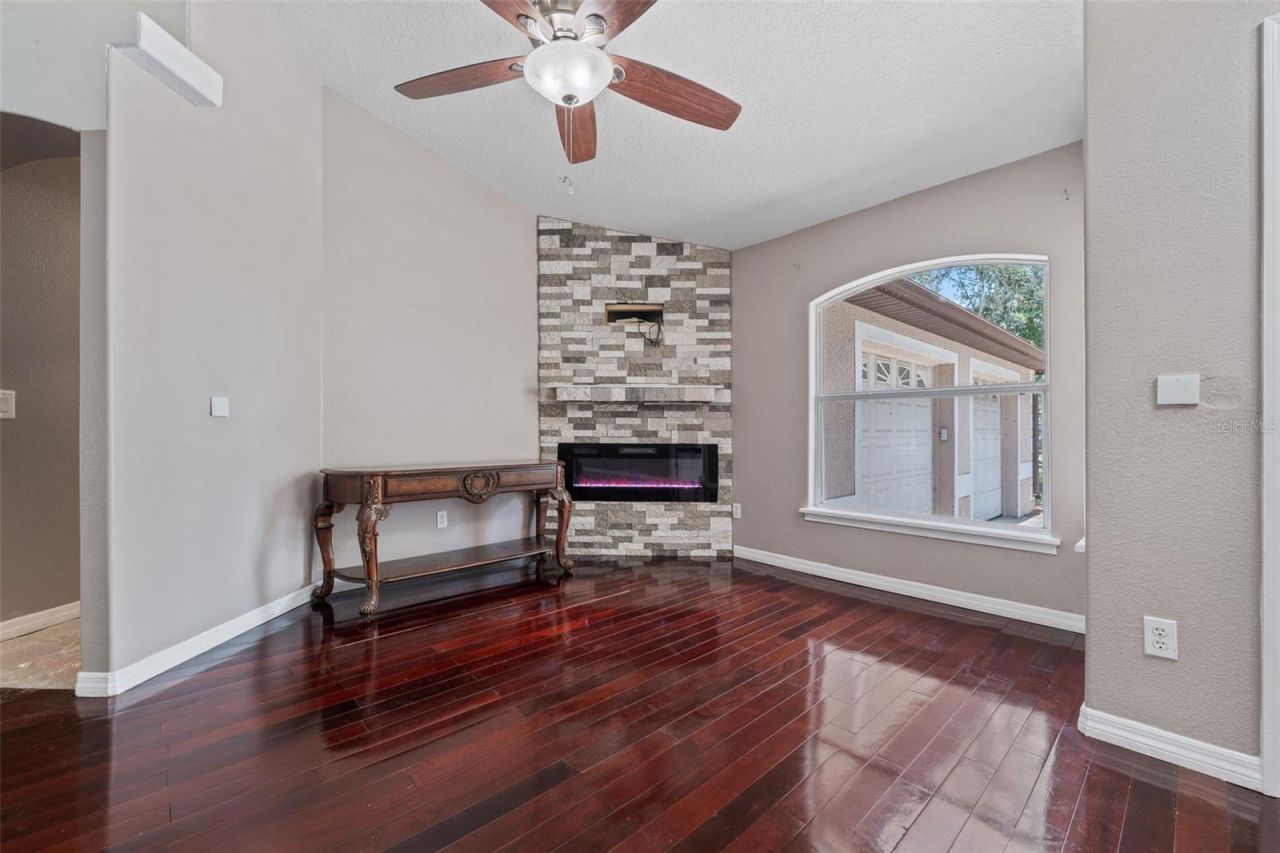 25335 Mardon Circle, Paisley, FL 32767 Photo