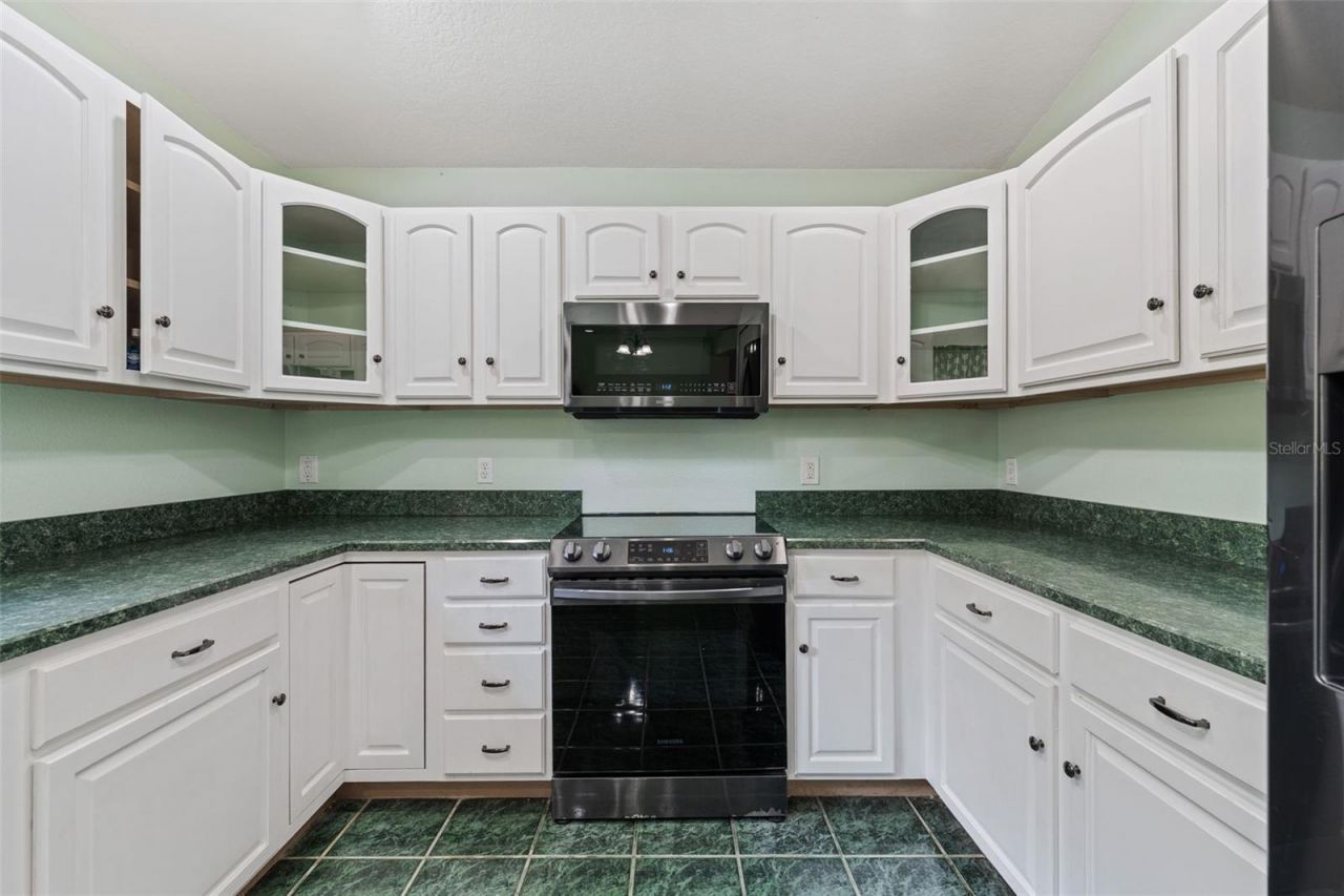 25335 Mardon Circle, Paisley, FL 32767 Photo