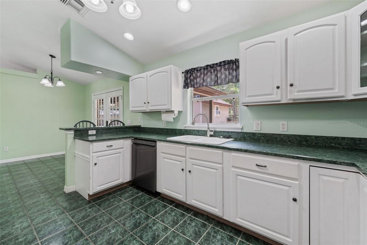 25335 Mardon Circle, Paisley, FL 32767 Photo