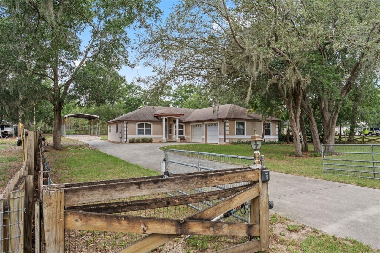 25335 Mardon Circle, Paisley, FL 32767 Photo