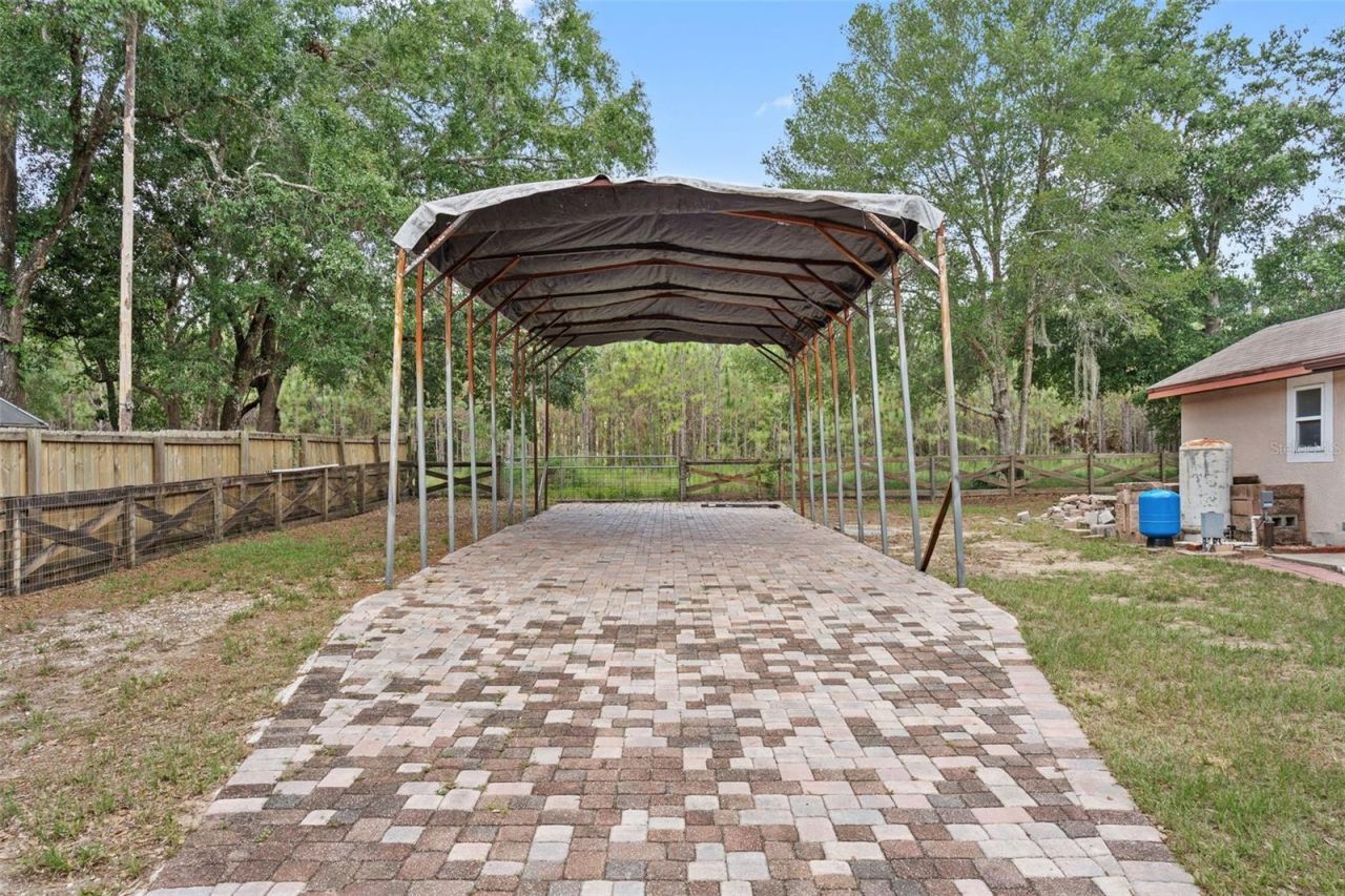25335 Mardon Circle, Paisley, FL 32767 Photo
