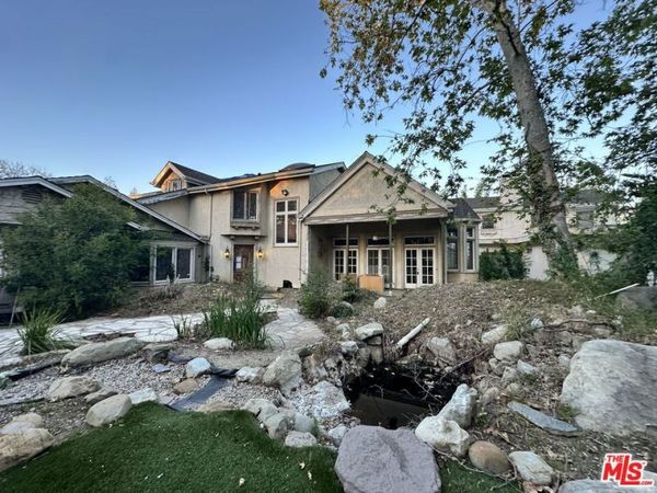 5250 Louise Avenue, Encino, CA 91316