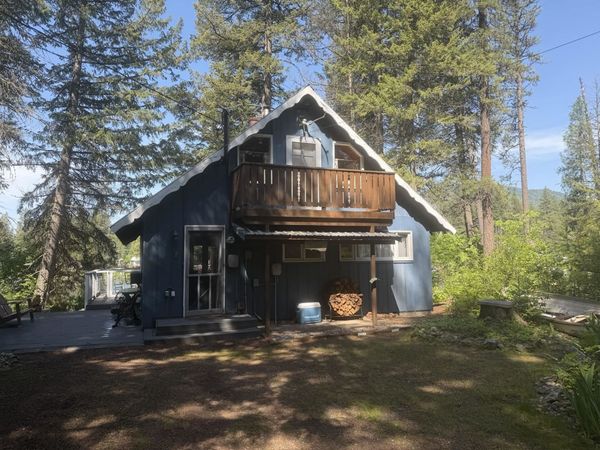 215 Grebe Ln, Newport, WA 99156