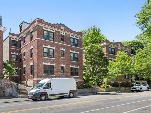 590 Washington St, Unit 3, Brookline, MA 02446
