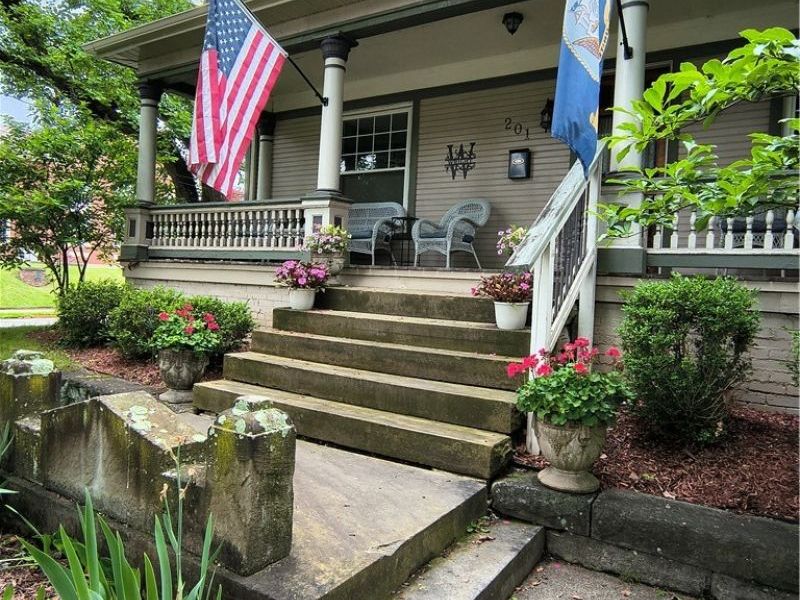 201 Washington Street , Marietta, OH 45750 Photo 4