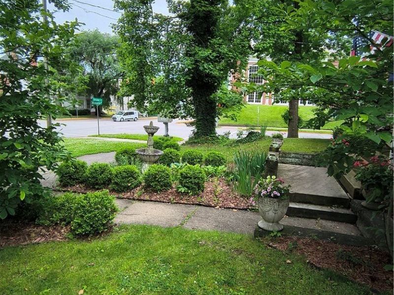 201 Washington Street , Marietta, OH 45750 Photo 6