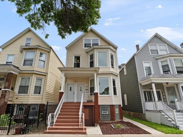 2735 N Ridgeway Avenue, Chicago, IL 60647