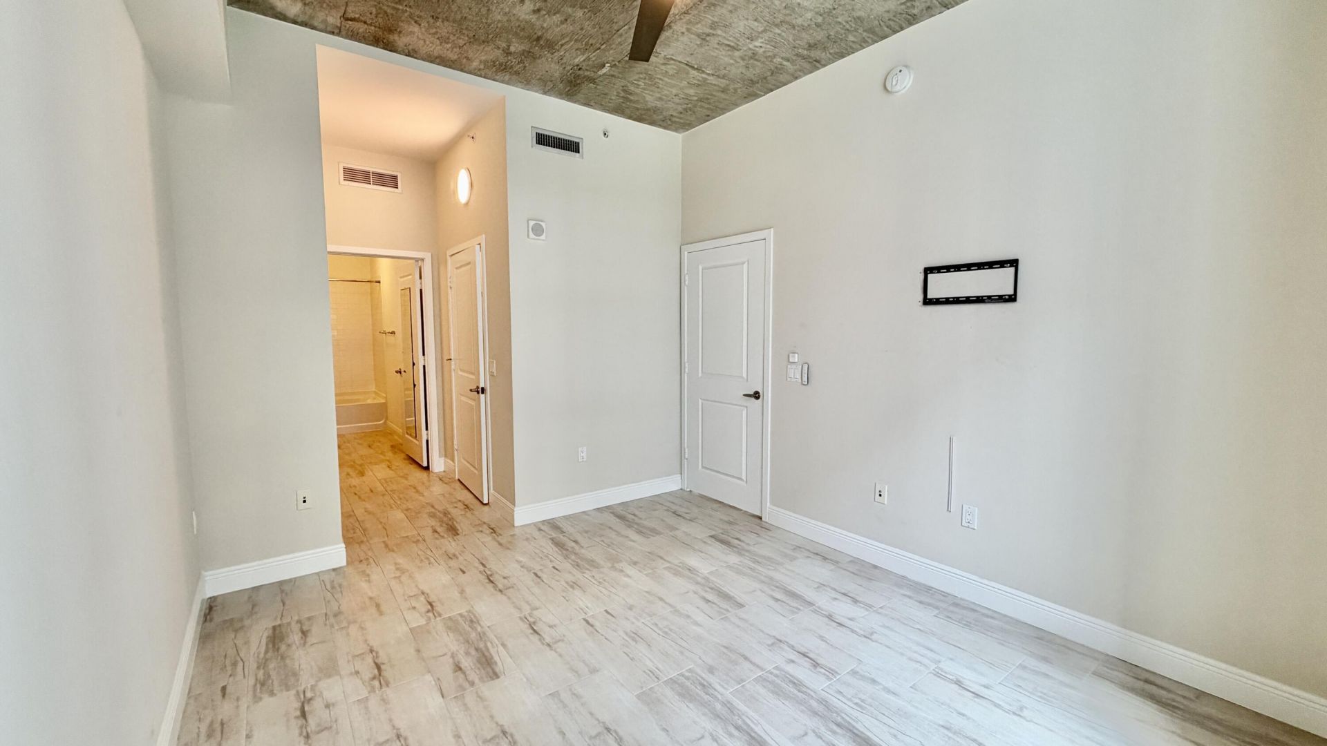 300 S Australian Avenue, Unit 919, West Palm Beach, FL 33401 Photo