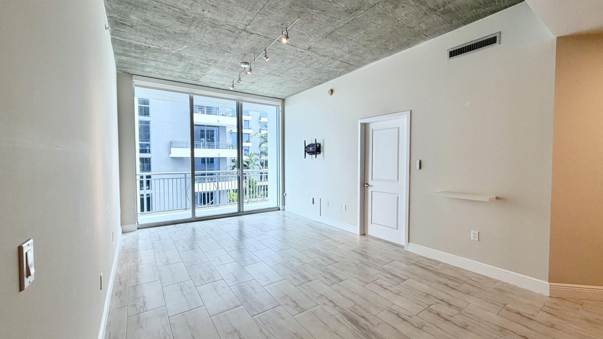 300 S Australian Avenue, Unit 919, West Palm Beach, FL 33401 Photo