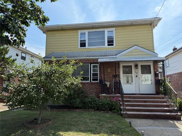 107 Gibson Boulevard , Valley Stream, NY 11581