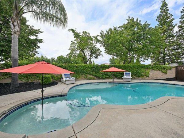 1400 Rose Glen Dr, Roseville, CA 95661