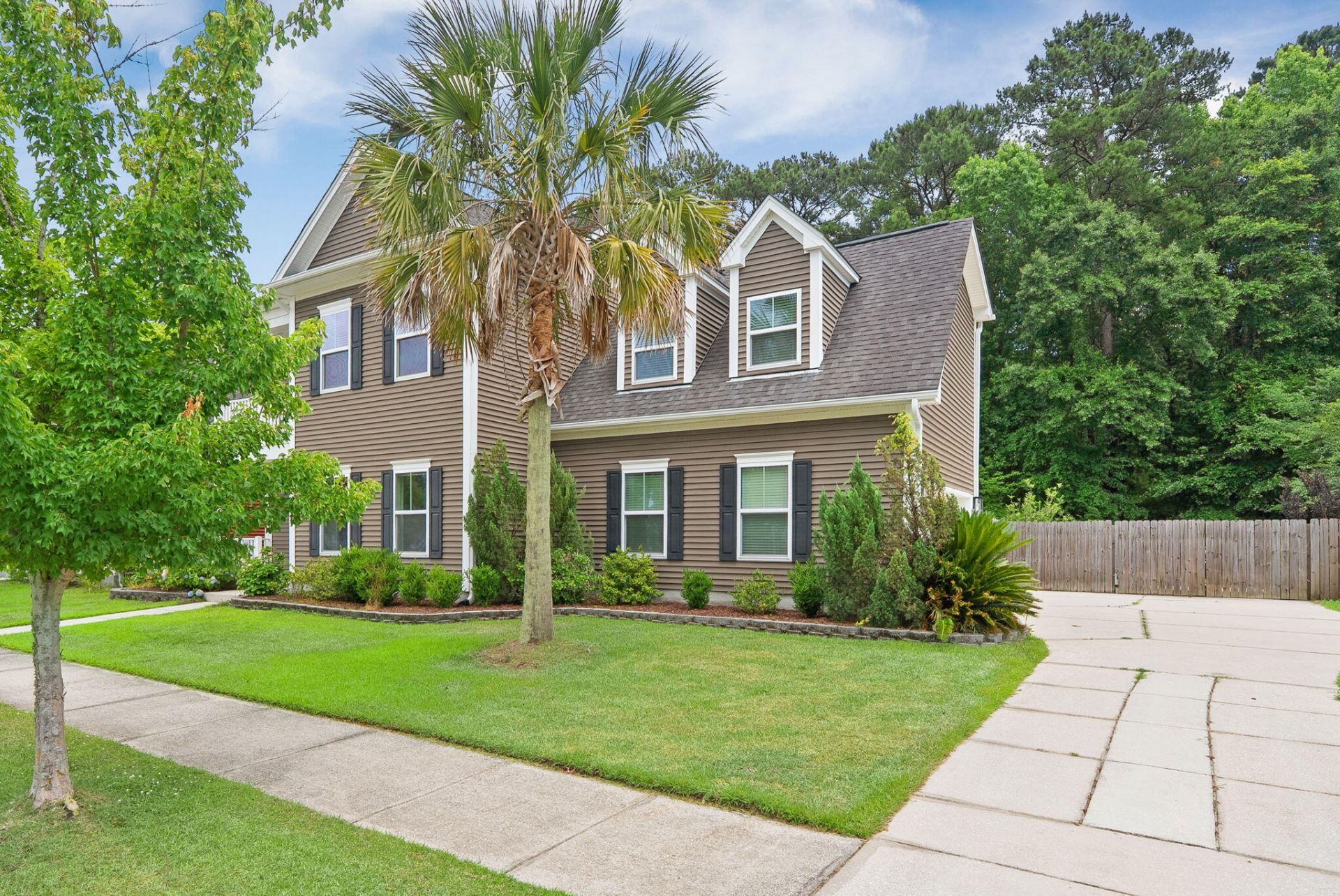 2816 Ortega Drive Photo 4