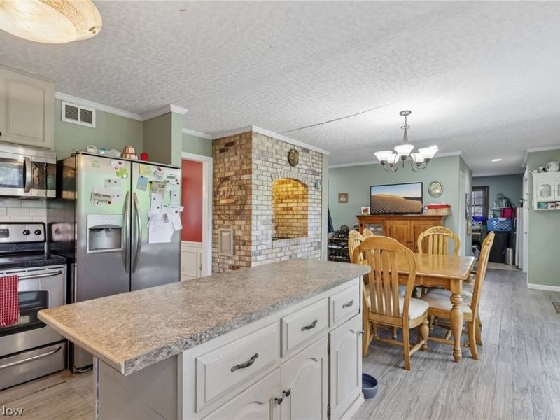 5785 Lamplighter Drive, Girard, OH 44420 Photo 16