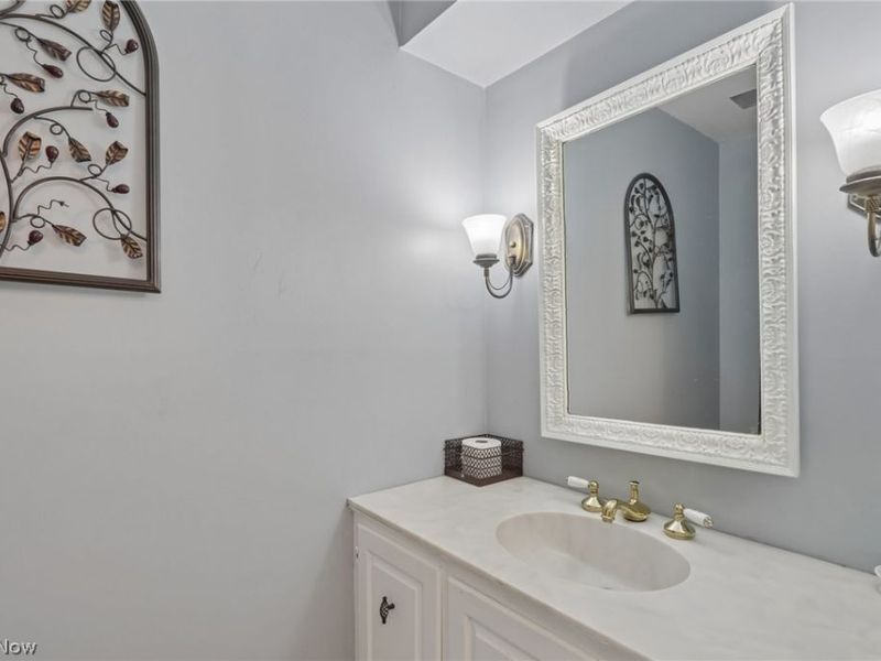 5785 Lamplighter Drive, Girard, OH 44420 Photo 37