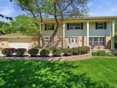 6211 Kings Scepter Road, Grand Blanc Twp, MI 48439