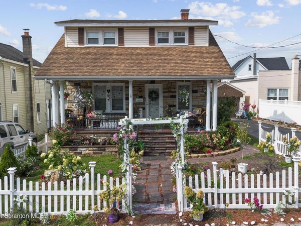 625 Keystone Avenue , Peckville, PA 18452