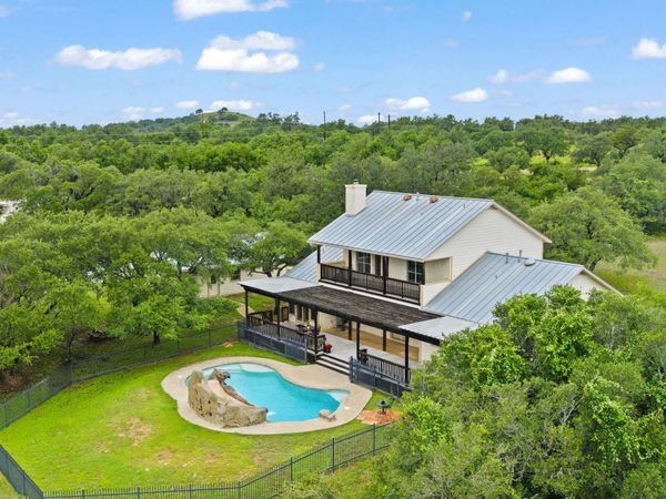 271 Summit DR, Round Mountain, TX 78663