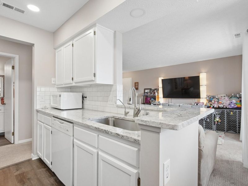 2196 Hedgerow Road , Unit 2196G, Columbus, OH 43220 Photo 14