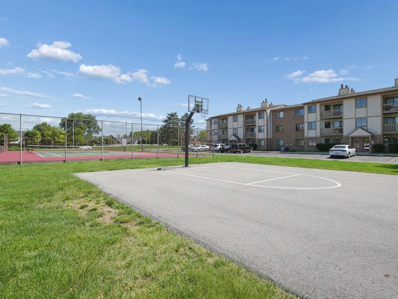 2196 Hedgerow Road , Unit 2196G, Columbus, OH 43220 Photo 25