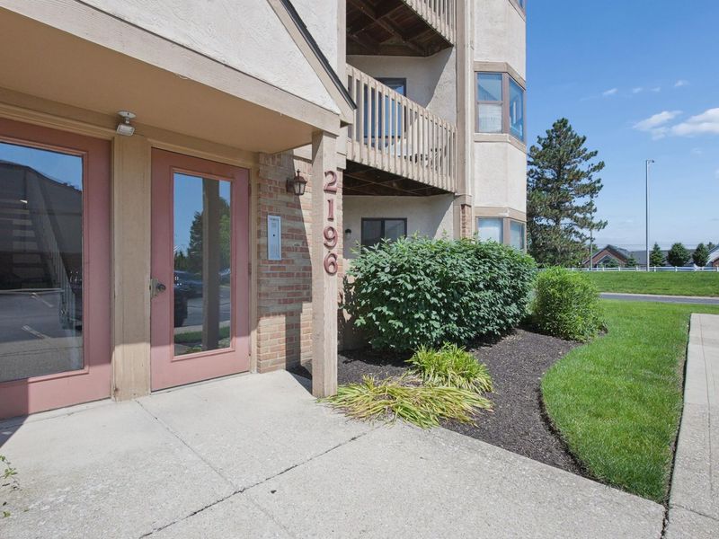 2196 Hedgerow Road , Unit 2196G, Columbus, OH 43220 Photo 3