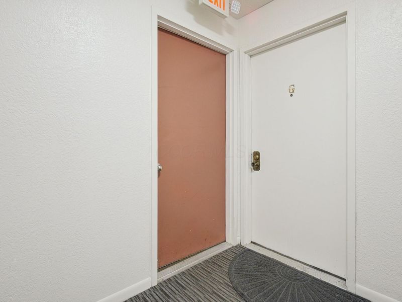 2196 Hedgerow Road , Unit 2196G, Columbus, OH 43220 Photo 4