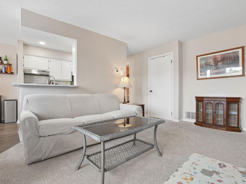 2196 Hedgerow Road , Unit 2196G, Columbus, OH 43220 Photo 8