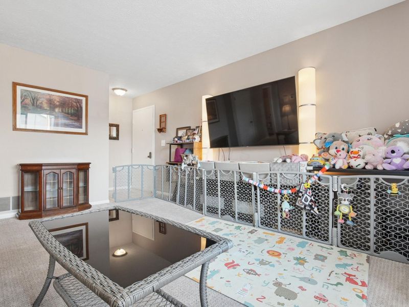 2196 Hedgerow Road , Unit 2196G, Columbus, OH 43220 Photo 9