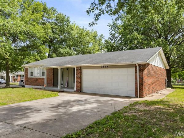 1732 Del Rosa Way, Unincorporated, MO 63138