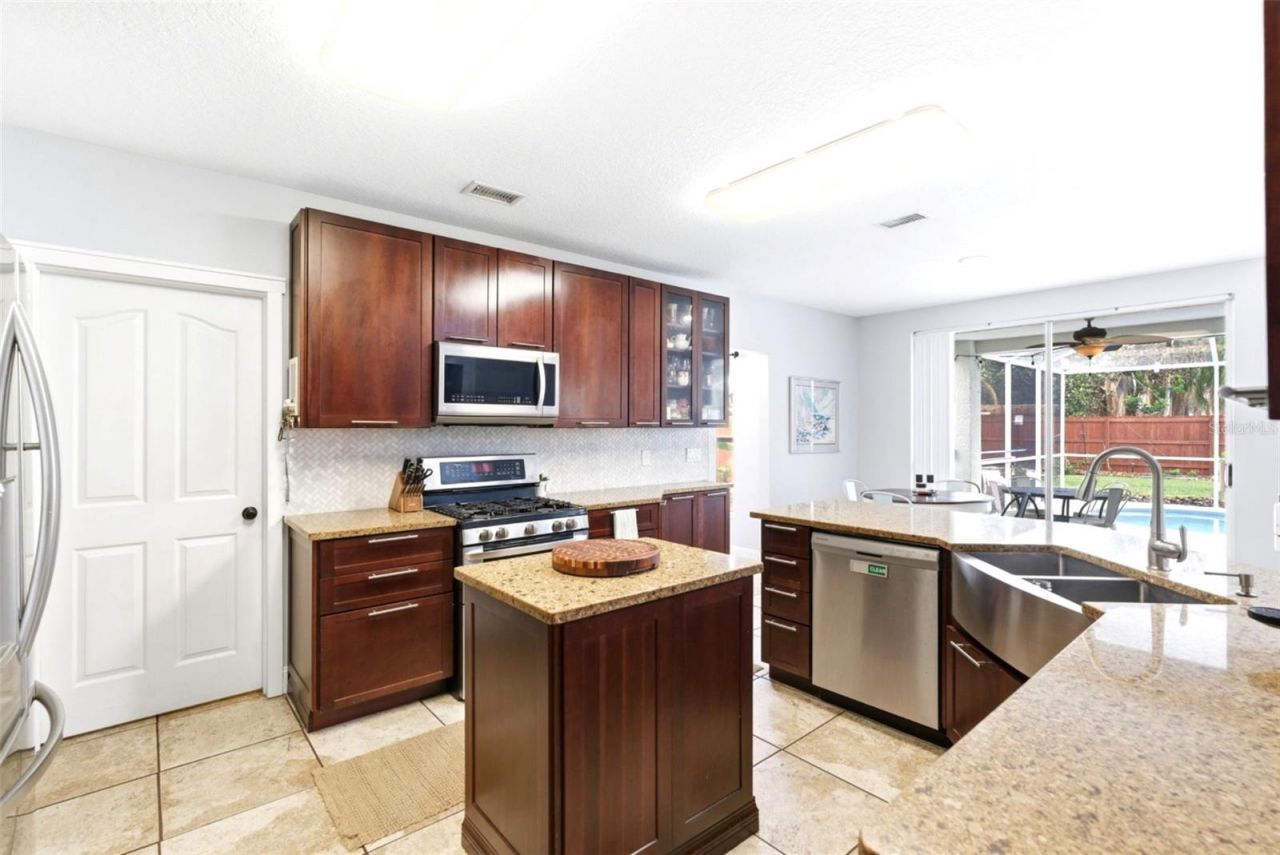 1610 Ledgestone Drive, Brandon, FL 33511 Photo