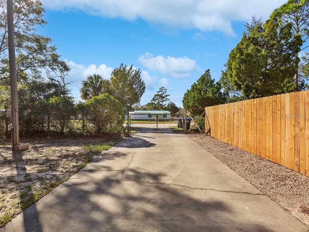 112 8th Street Ne, Steinhatchee, FL 32359 Photo