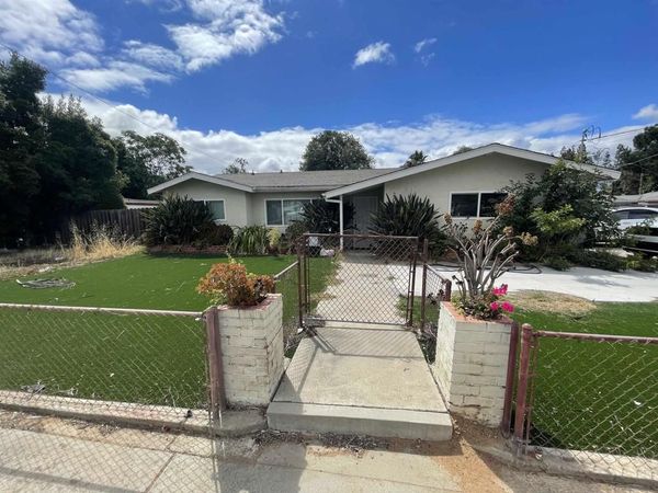 2039 E Washington, Escondido, CA 92027