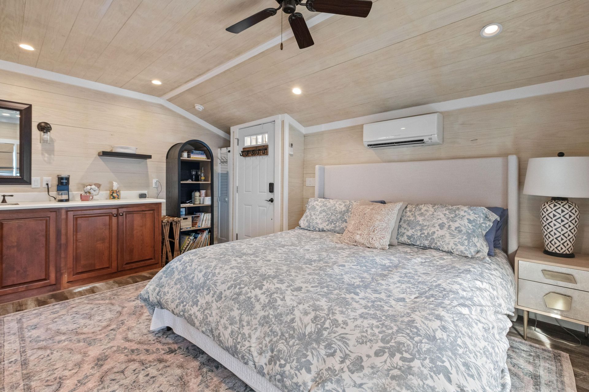 7 Glenwood Avenue Photo 42