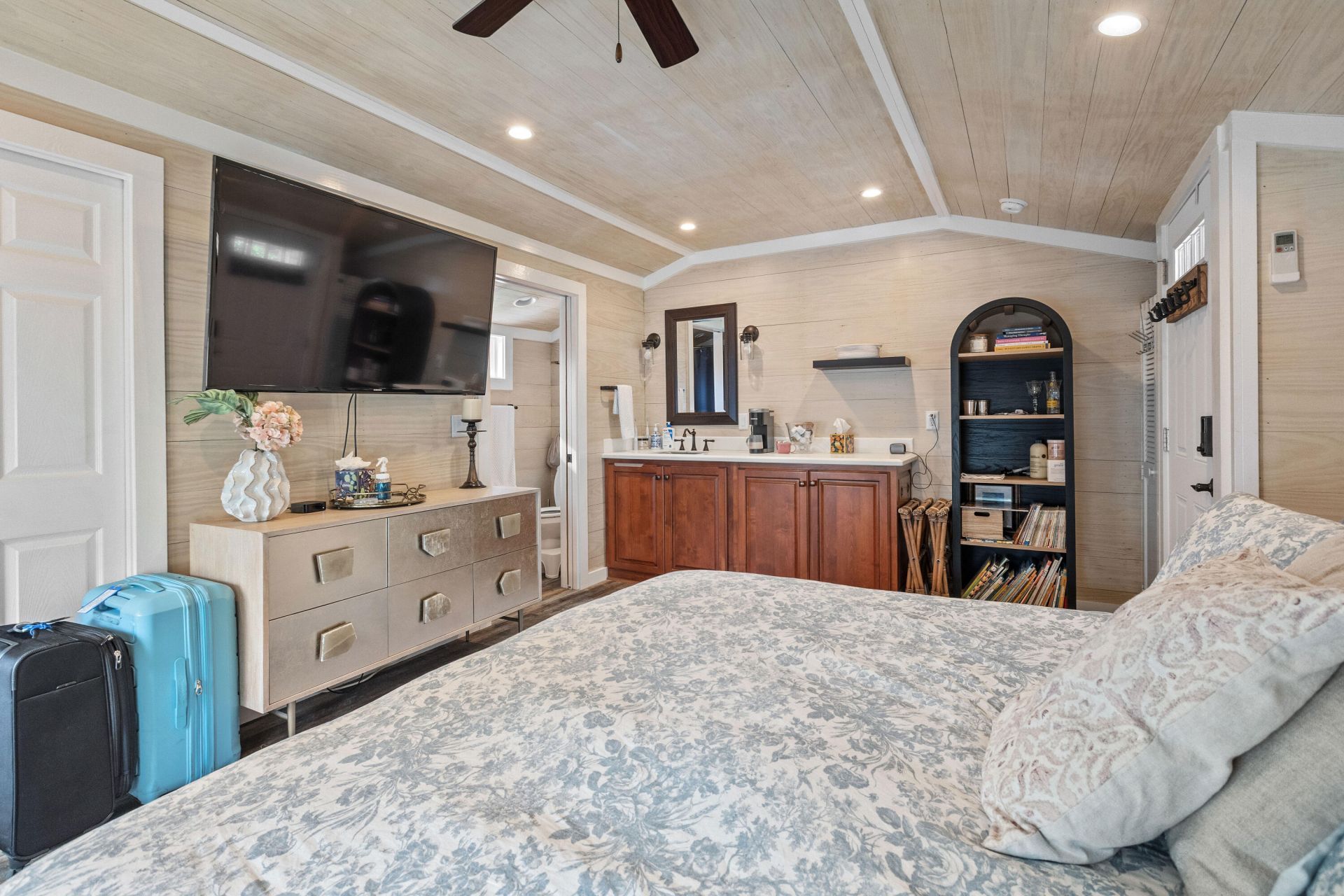 7 Glenwood Avenue Photo 43
