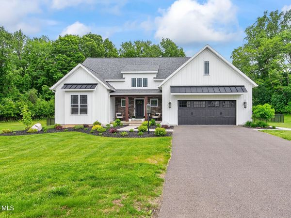 18 Bernie Loop, Troy, NY 12180