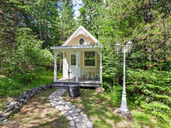 306 Pinewood LN , Cocolalla, ID 83813