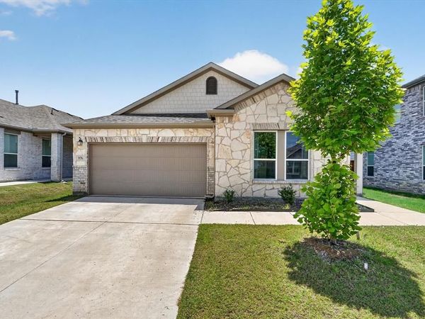 976 Brock Drive, Aubrey, TX 76227
