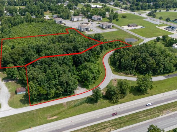 1130 Pin Oak Drive, Carterville, IL 62918
