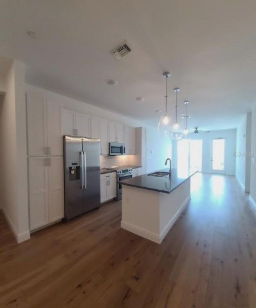 644 3rd Avenue S, Unit 408, Saint Petersburg, FL 33701 Photo