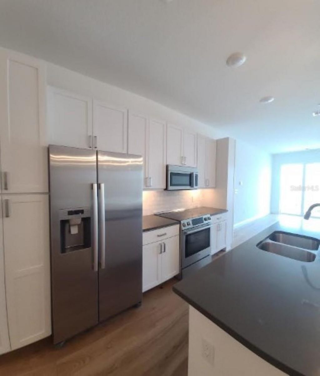 644 3rd Avenue S, Unit 408, Saint Petersburg, FL 33701 Photo
