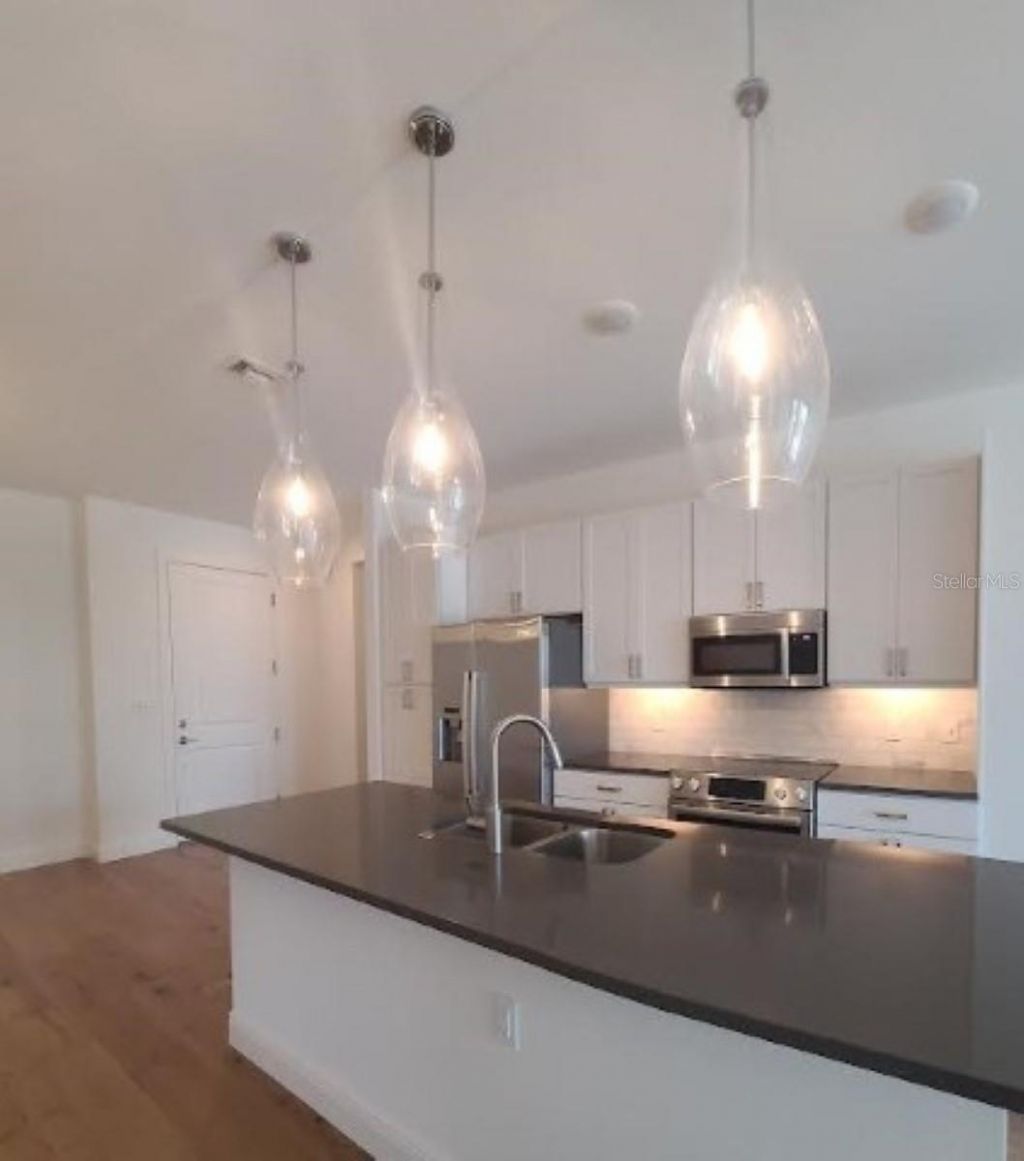 644 3rd Avenue S, Unit 408, Saint Petersburg, FL 33701 Photo