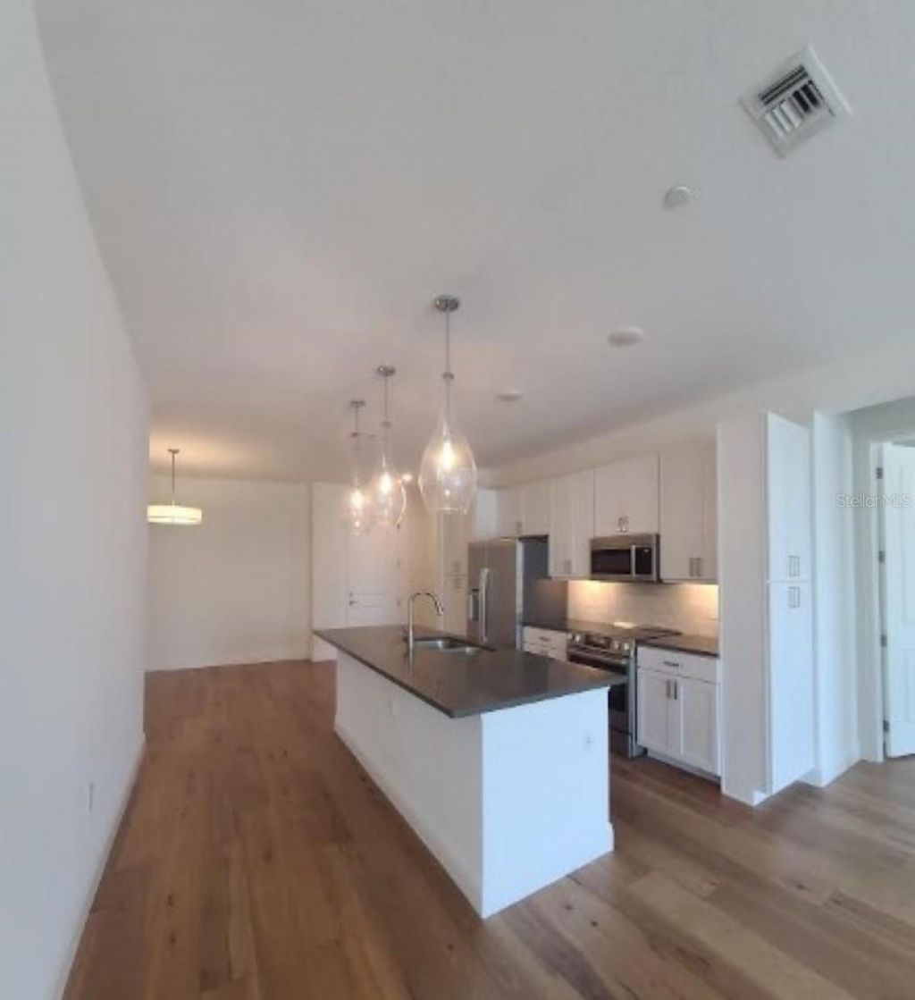 644 3rd Avenue S, Unit 408, Saint Petersburg, FL 33701 Photo