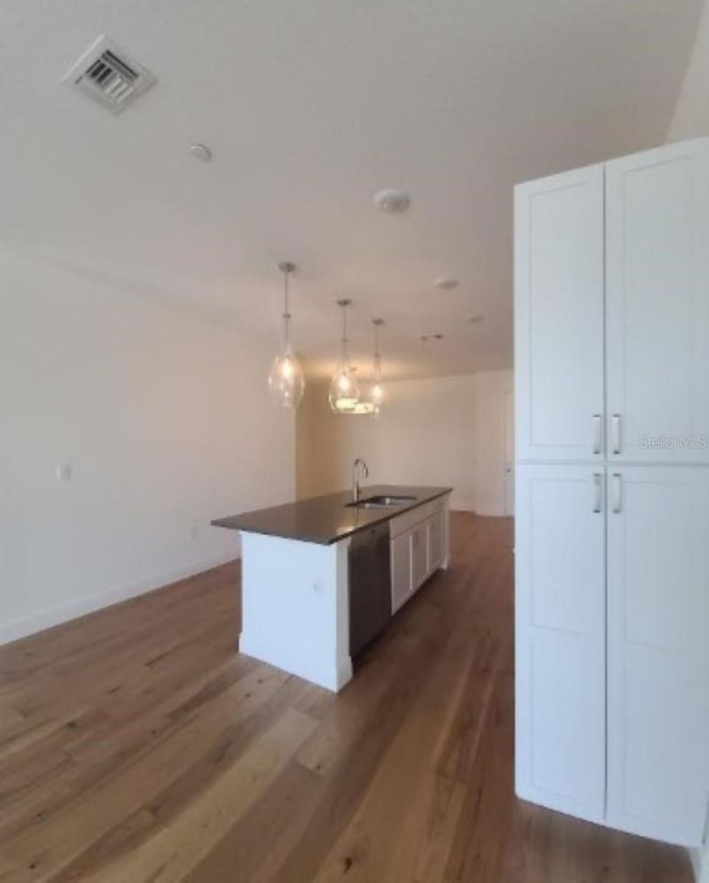 644 3rd Avenue S, Unit 408, Saint Petersburg, FL 33701 Photo
