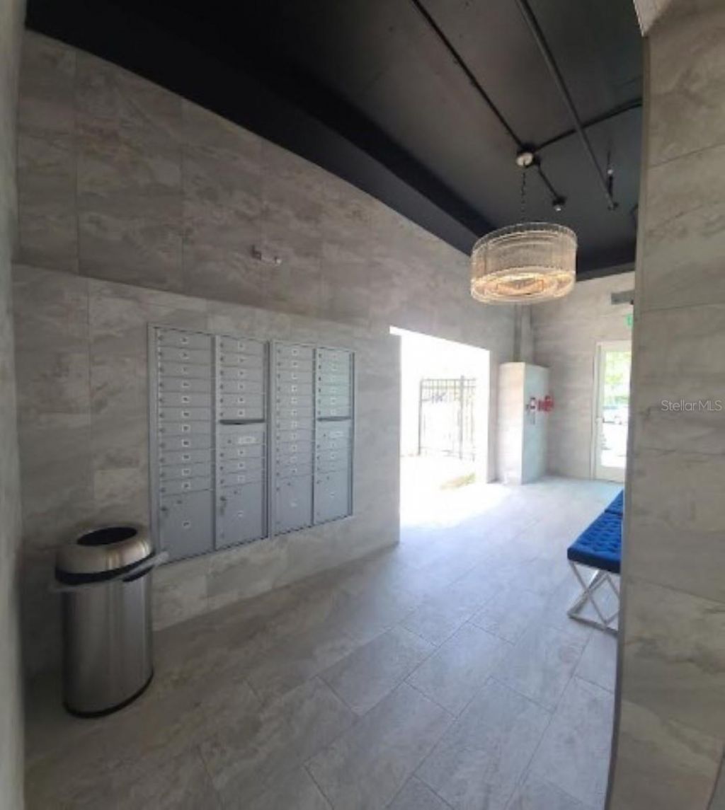 644 3rd Avenue S, Unit 408, Saint Petersburg, FL 33701 Photo